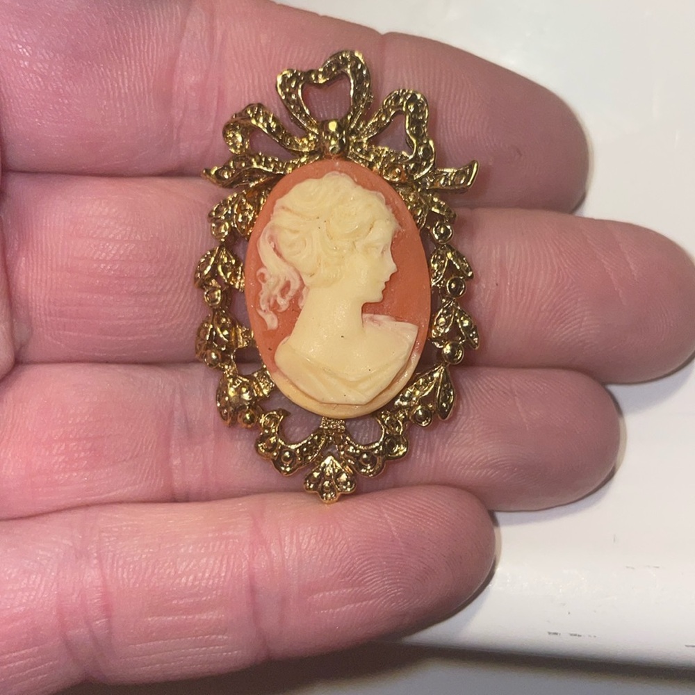Ivory cameo vintage